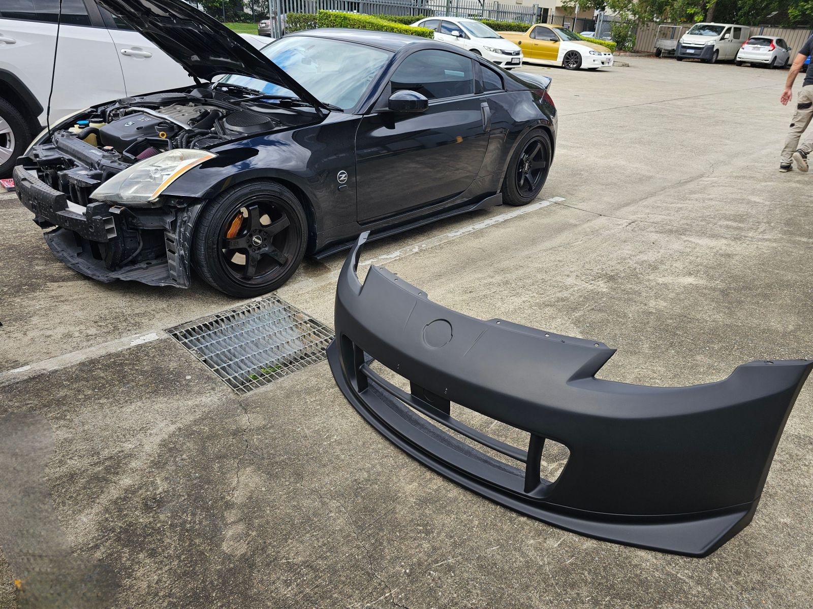 Nissan 350Z undergoing FRP bumper preparation