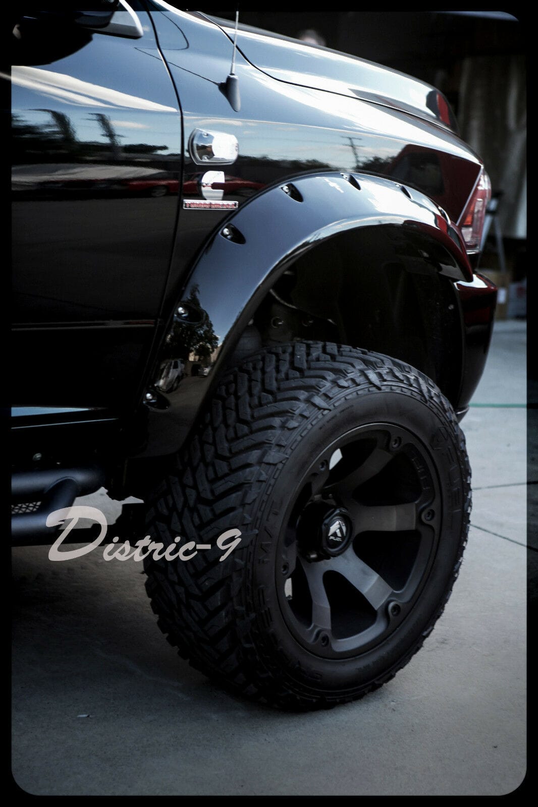 Installed View - Dodge Ram DS Series (2009-2024): 5" Jungle Flare Set