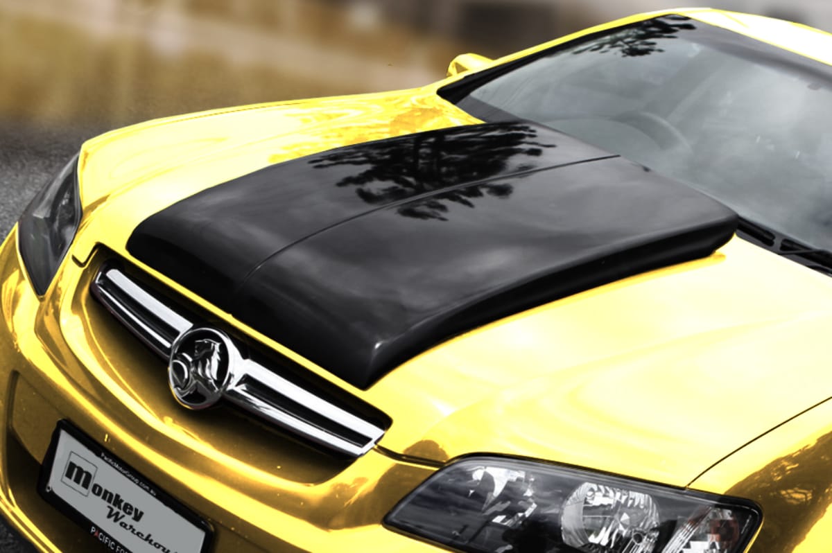 Installed View - Holden Commodore VE: Group A Style Bonnet Scoop