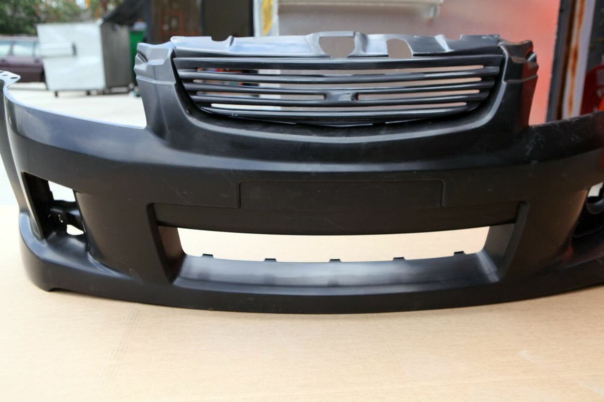 Installed View - Holden Commodore VE Series 1: Group 3 Front Grille