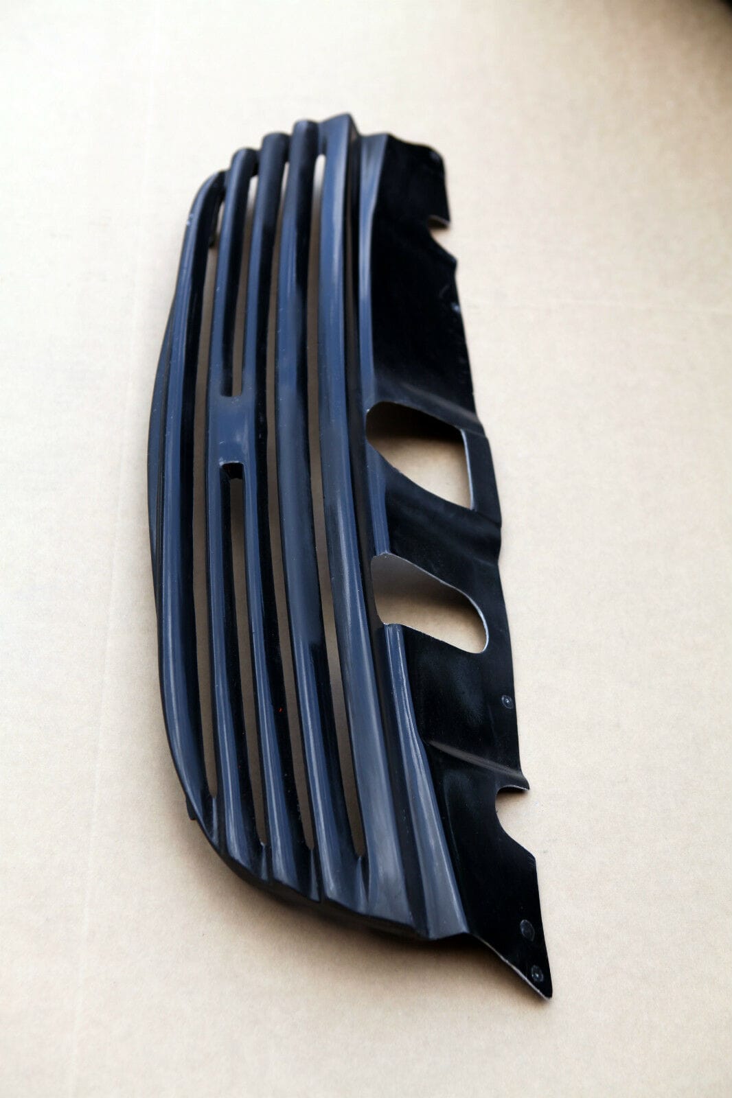Installed View - Holden Commodore VE Series 1: Group 3 Front Grille