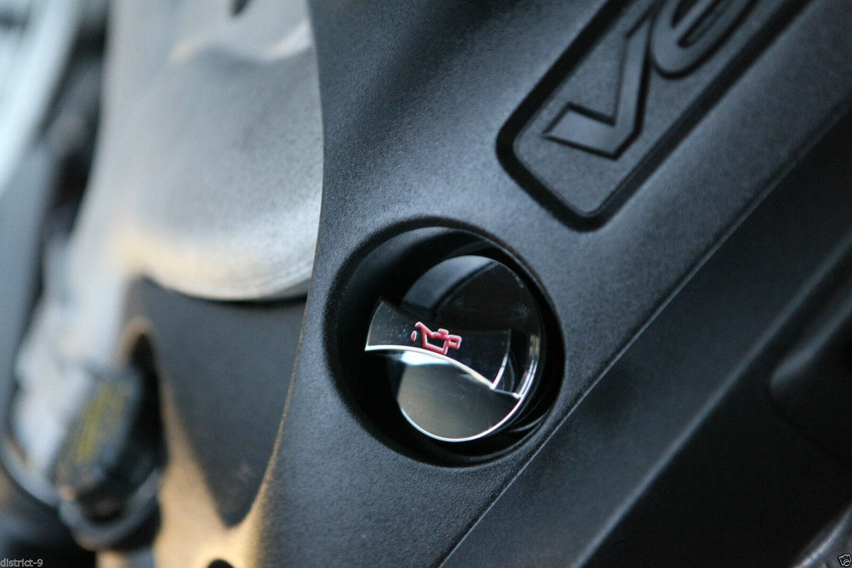 Installed View - Holden Commodore VE VF: Billet Engine Oil Cap (V6 & V8 Models)
