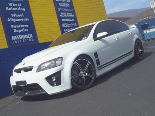 Installed View - Holden Commodore VE: Walkinshaw Style Bonnet Scoop (2006-2013)
