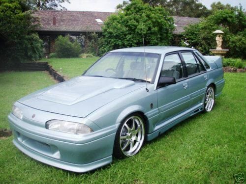 Installed View - Holden Commodore VL: Walkinshaw Style Bonnet Scoop