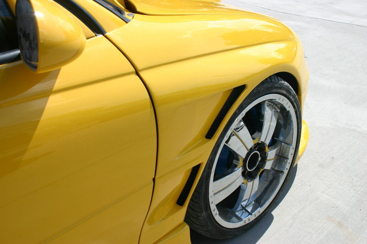 Installed View - Holden Commodore VT/VX/VU: Vented Front Guards
