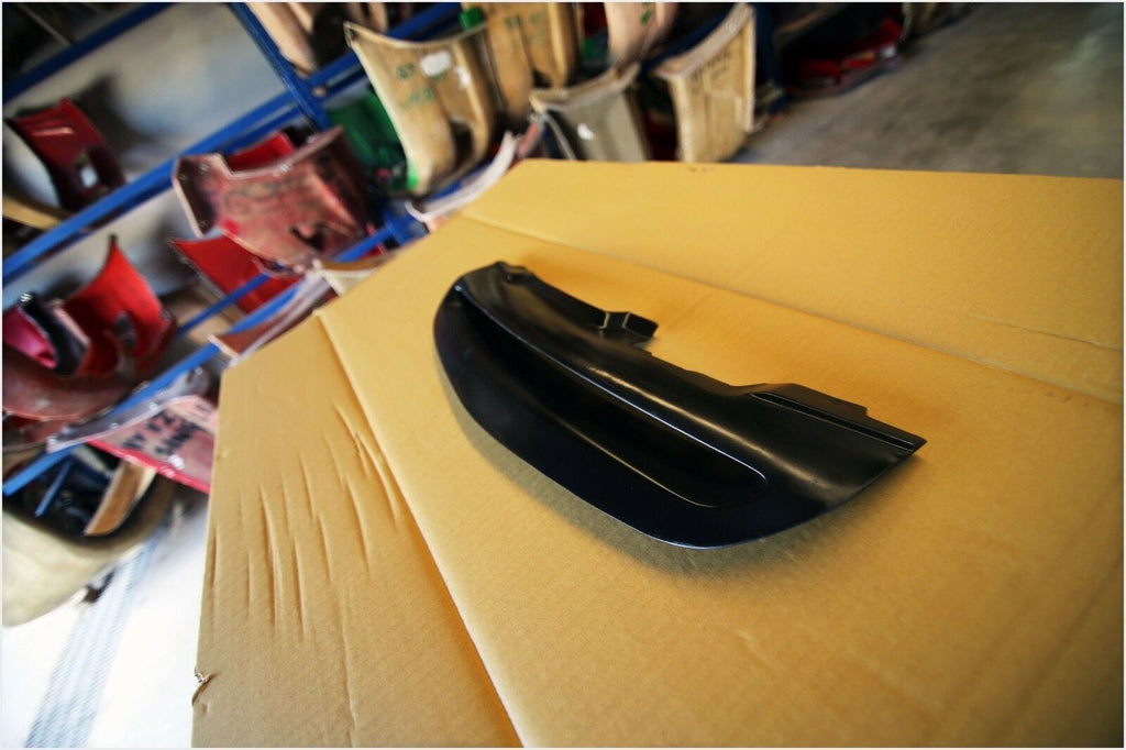Installed View - Holden Commodore VY: HDT Style Grille