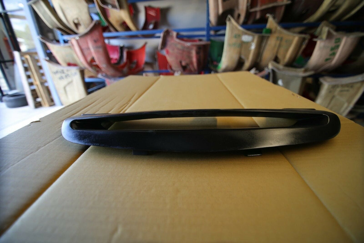 Installed View - Holden Commodore VY: HDT Style Grille