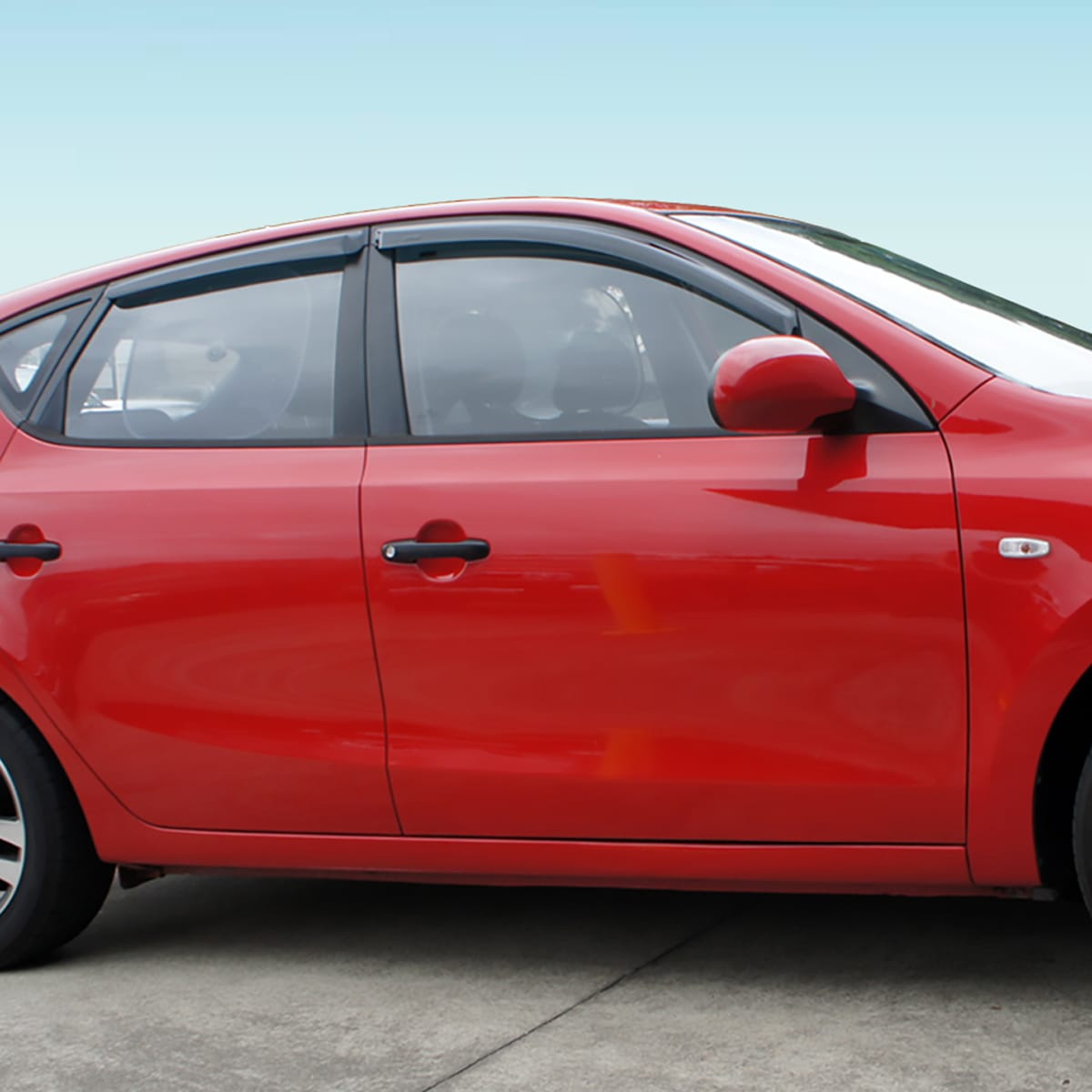 Installed View - Hyundai i30 Hatchback (2007-2012): Premium Window Visors