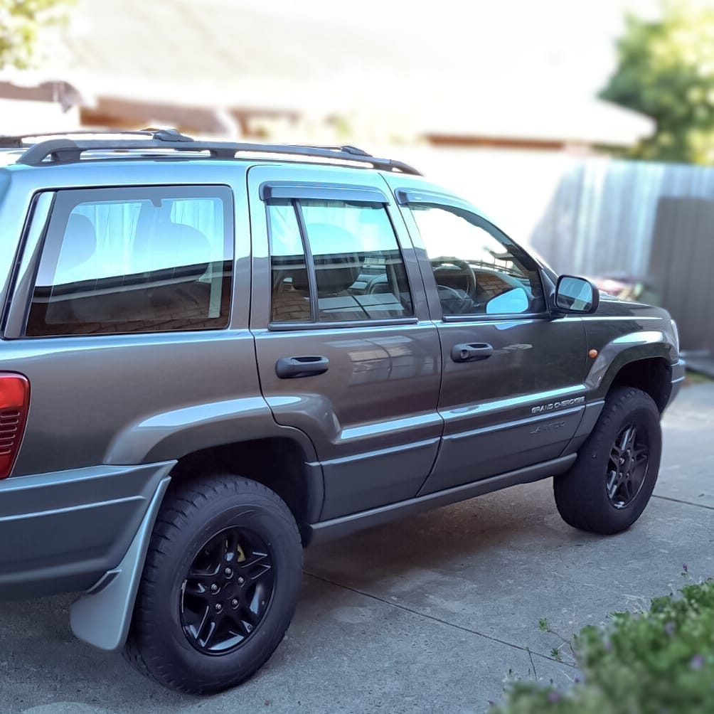Installed View - Jeep Grand Cherokee WJ WG (1999-2004): Premium Window Visors