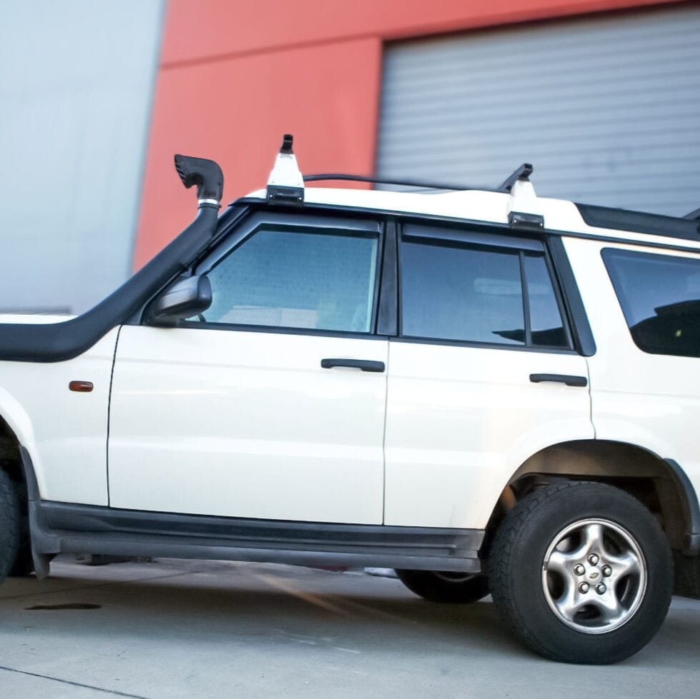 Installed View - Land Rover Discovery 2 (1998-2004): Premium Window Visors