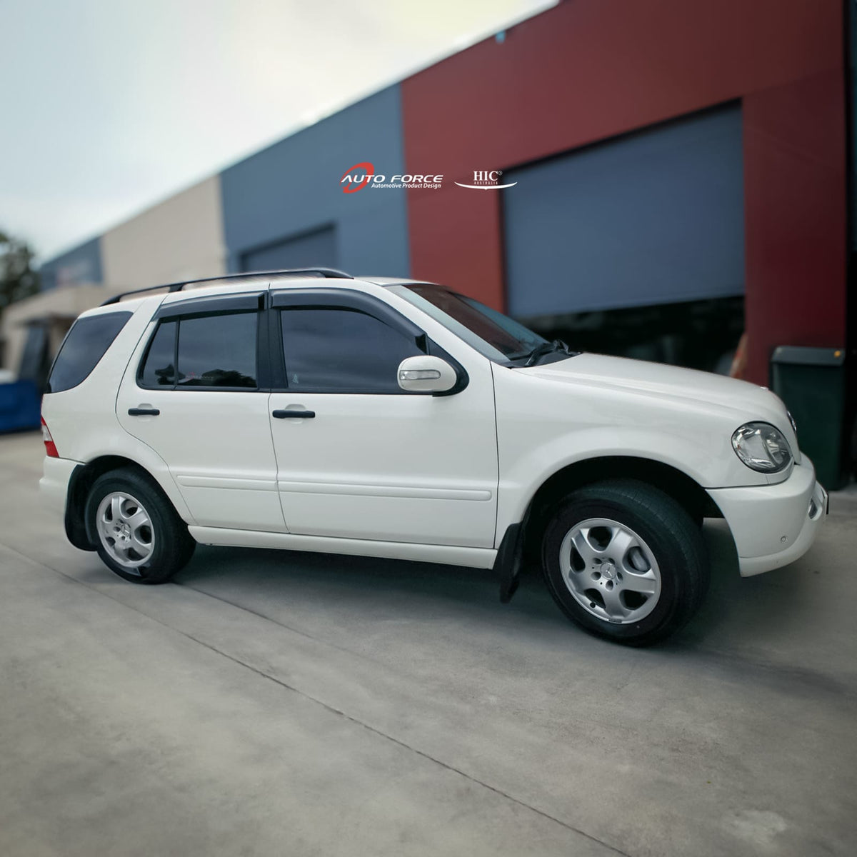 Installed View - Mercedes-Benz ML W163 (ML270/320/350/430/500/ML55): Premium Window Visors