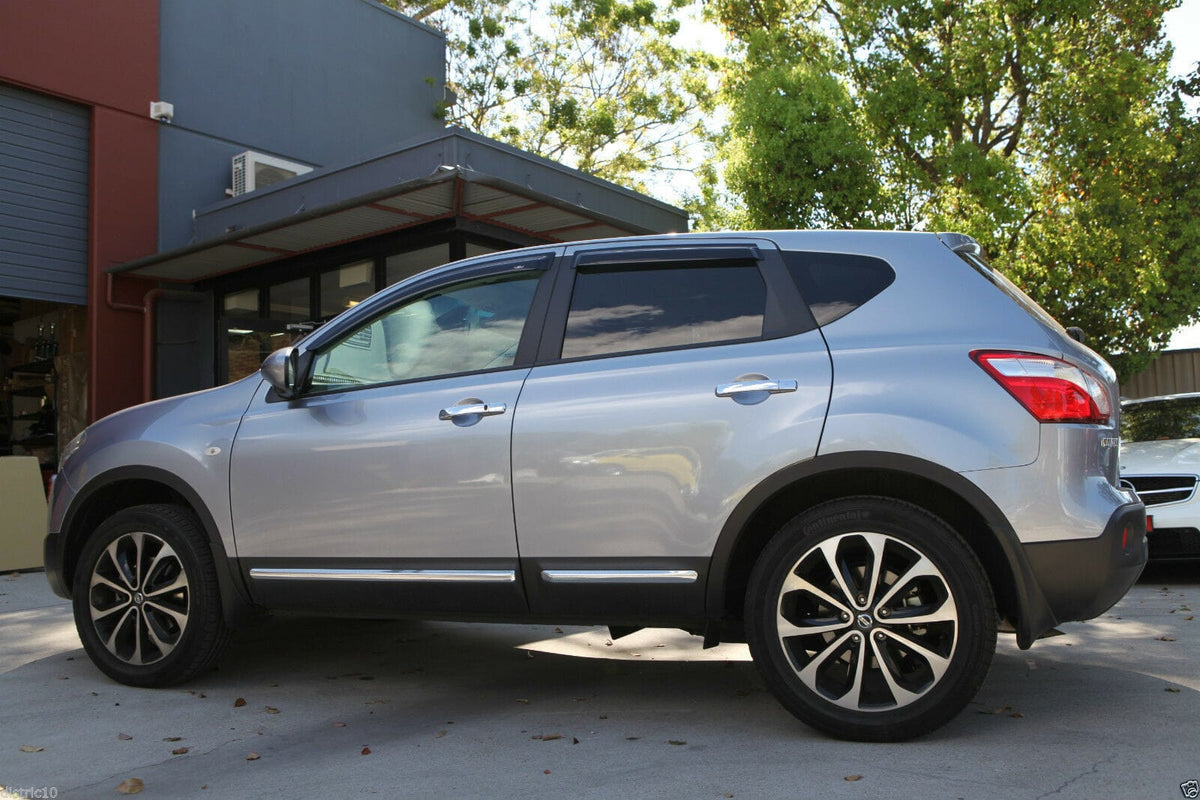 Installed View - Nissan Dualis / Qashqai J10 (2007-2013): Premium Window Visors