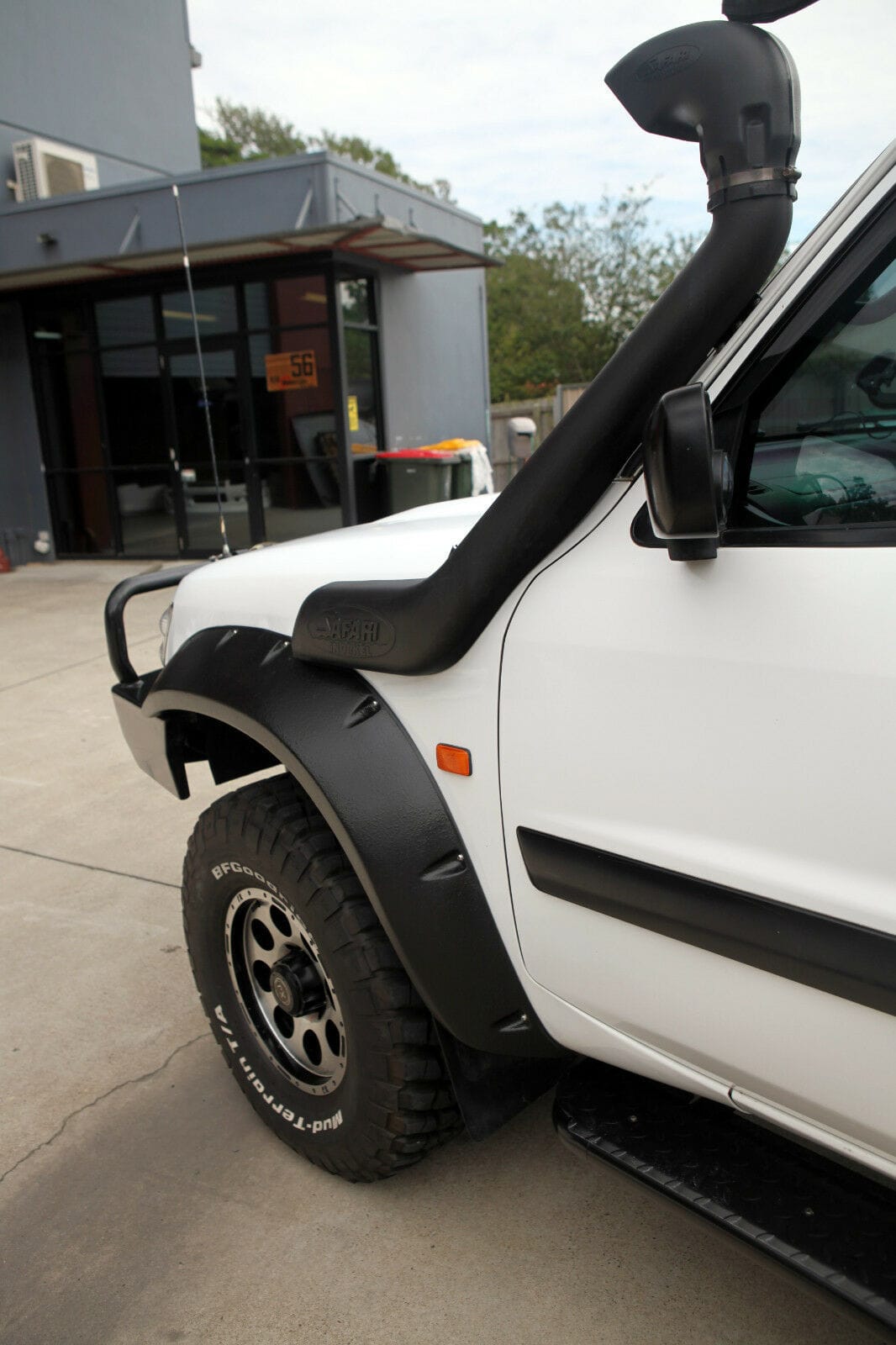 Installed View - Nissan Patrol GU Series 1-4: 4" Front Jungle Flares