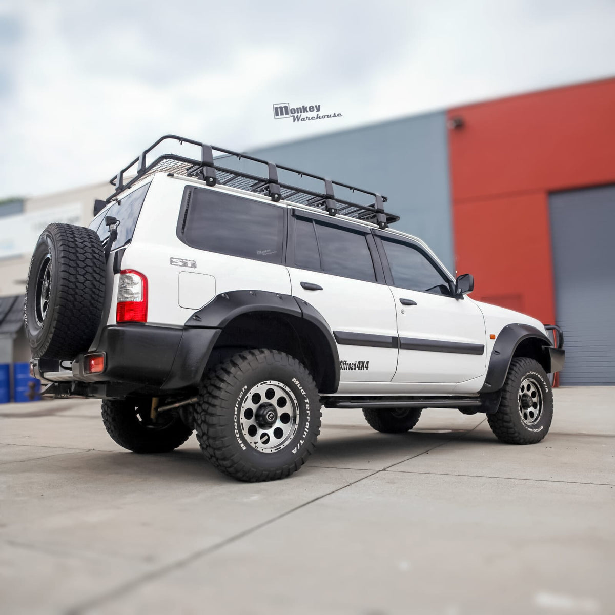 Installed View - Nissan Patrol GU Series 1-4: 4" Full Set Jungle Flares