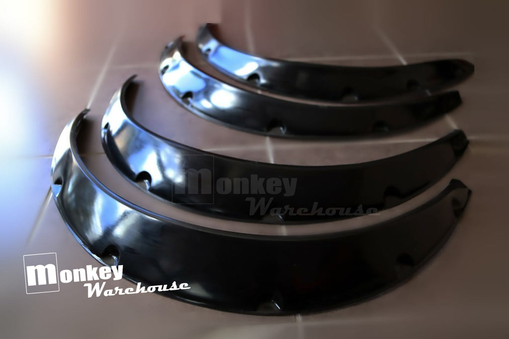 Installed View - Nissan Skyline R32 Coupe: 4-Piece Wheel Flare Set