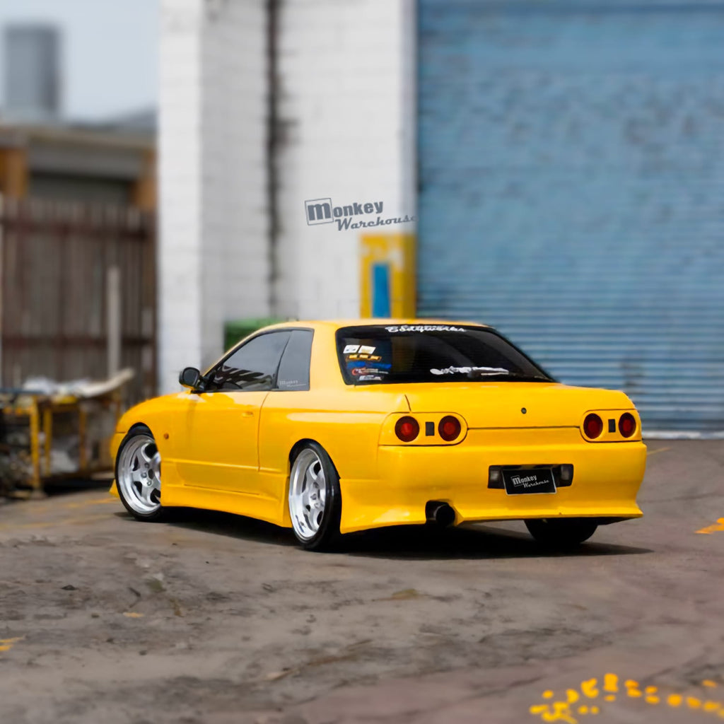 Installed View - Nissan Skyline R32 Coupe: Vertex Style Side Skirts