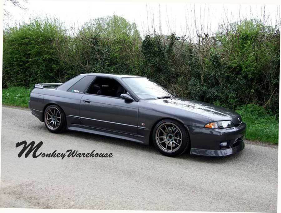 Installed View - Nissan Skyline R32 Coupe: Vertex Style Side Skirts