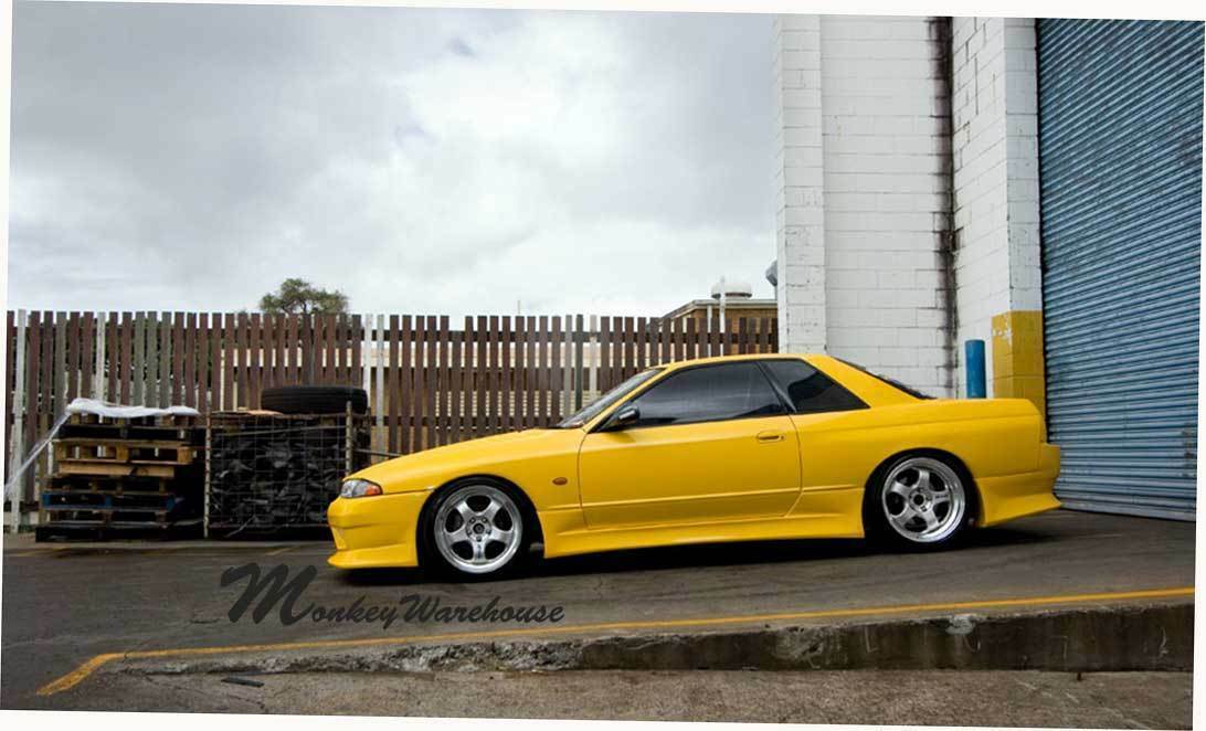 Installed View - Nissan Skyline R32 Coupe: Vertex Style Side Skirts