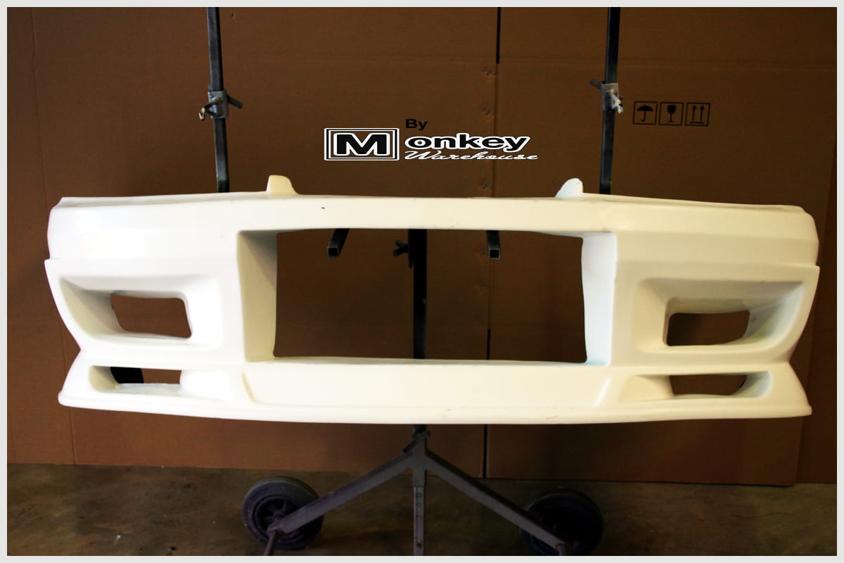 Installed View - Nissan Skyline R32: Do-Luck Style Front Bumper