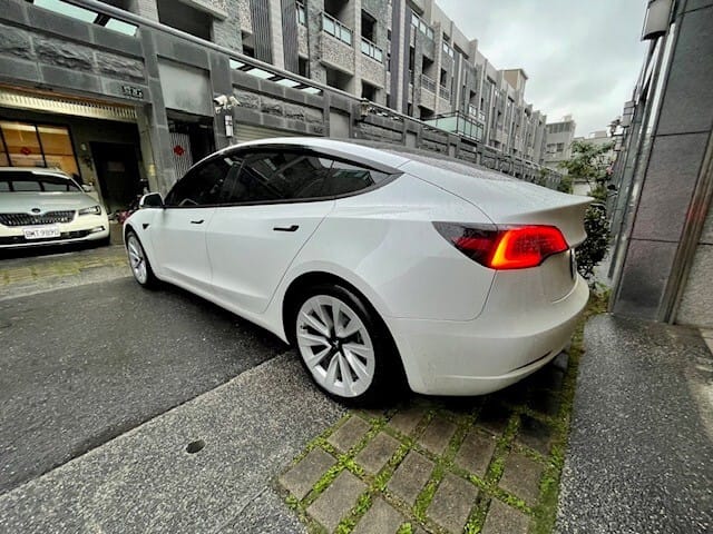 Installed View - Tesla Model 3 (2017-On): Premium Window Visors