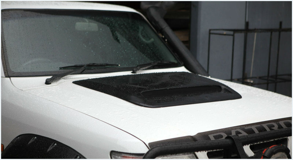 Installed View - Toyota Landcruiser 100 Series: Bonnet Scoop (1998-2007)