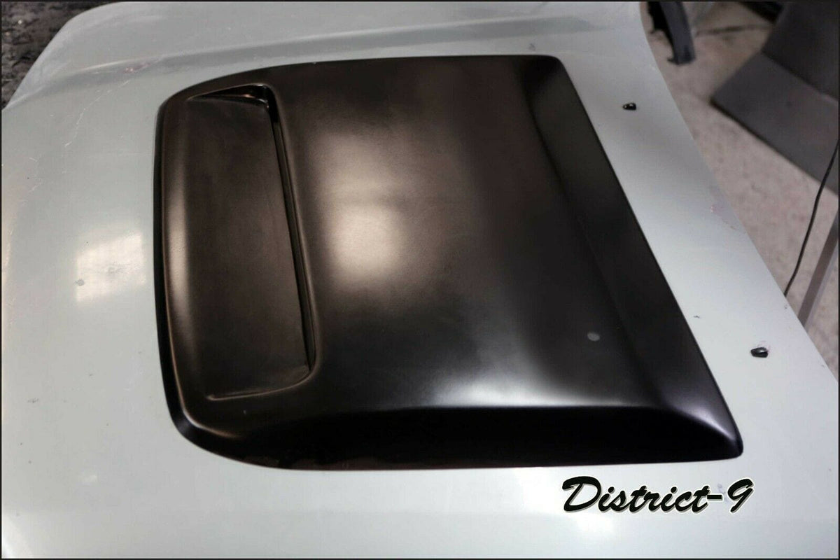 Installed View - Toyota Landcruiser 100 Series: Bonnet Scoop (1998-2007)