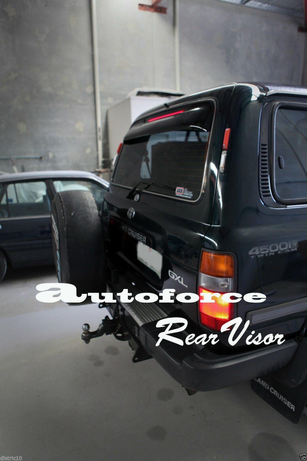 Installed View - Toyota LandCruiser 80 Series (1989-1998): Premium Dust Deflector
